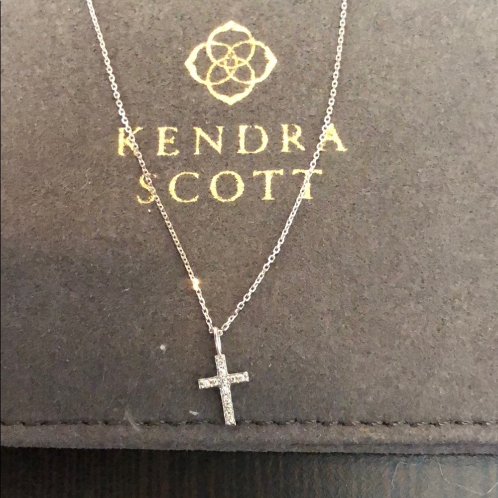 Kendra Scott fine jewlery cross necklace